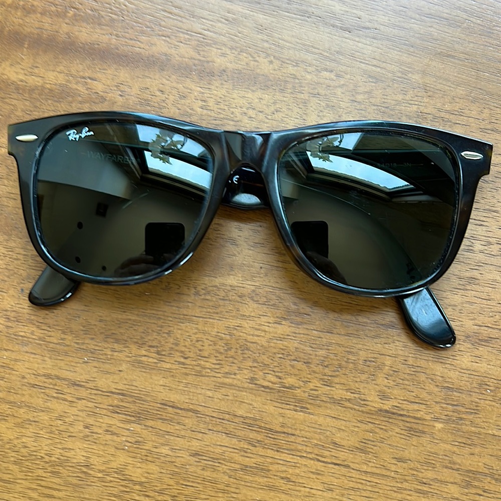 Wayfarer Ray Ban Sunglasses , dark tortoise shell color